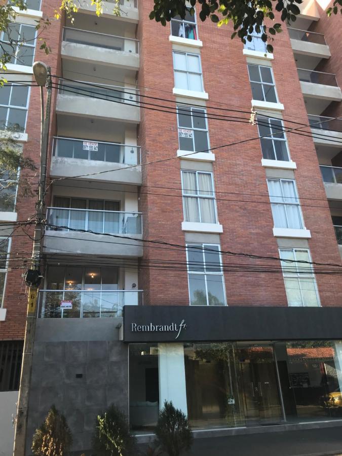 Hermoso Departamento Con Piscina Y Estacionamiento Асунсьон Экстерьер фото